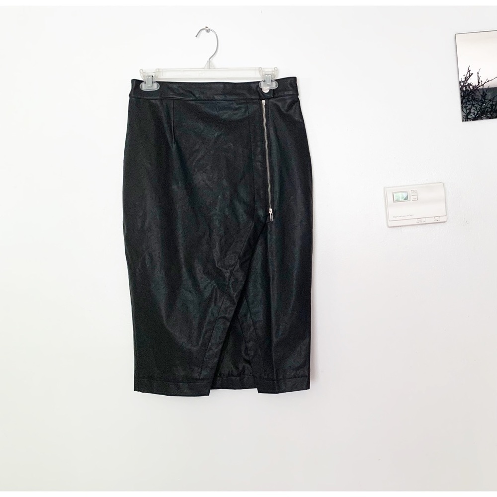 Forever 21 Faux Leather Skirt Size Medium